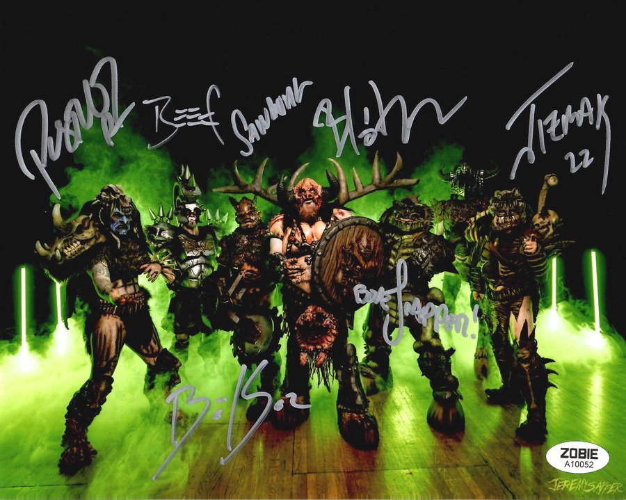 2022 group photograph of Gwar – © Jeremy Saffer. I hope they are OK with this, but if not kindly let me know!